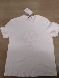 New URBAN REVIVO t.shirt for women