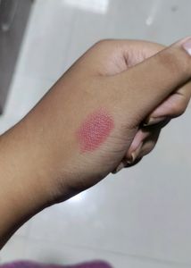 SWISS BEAUTY Lipstick And Myglamm Lip Tint