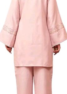 Pakistani Style Kurta Set.