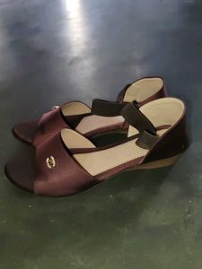 Sandle With Minimal Heel