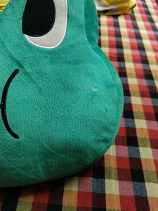 Cute Frog Pillow 🐸💚 – Soft &amp; Comfy