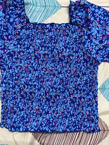 Blue Crop. Top