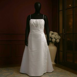 Elegant White Wedding Dress