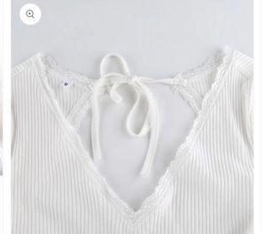 SALE‼️SAVANA Lace Trim Long Sleeve Crop Top