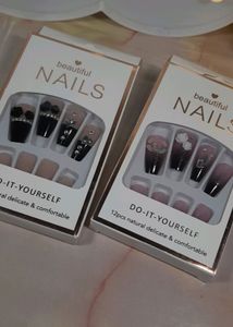 Set Of 2 Press On Nails!