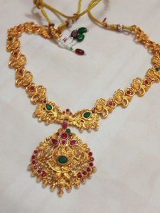 A Beautiful Traditional Neclace
