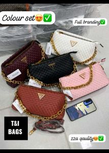 🆕️🔥GUESS SHOULDER BAG