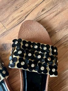 Black Floral Sliders