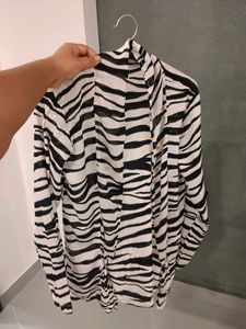 Beautiful Print Shrug