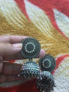 Me Inko Use Nhi Krti Hu Tab  Sell Kr Rhi
