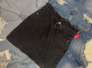 Stylish Black Denim Mini Skirt