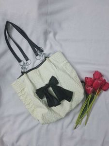 Savana White Bow Bag