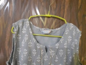 Sleeveless Grey Kurti With Patterns