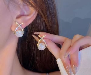 Golden Kiss Earstuds