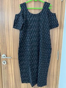 Black Kurta With Cutout Sleeves.