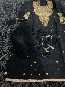 Black Shlwar Kameez With Dupatta