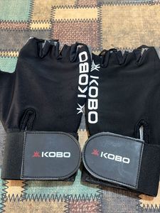 Combo Of 1 Gym Gloves With 2 Wrist Supporter