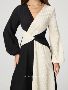 Color Block Pleated Maxi Dress