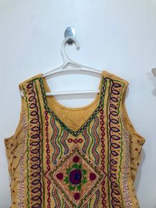 Ethnic Embroidery Kurta😍