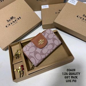 COACH WALLET SET with CHARM  WD B