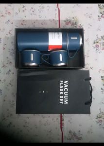 Flask With 2 Cups