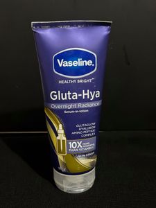 Vaseline Gluta-Hya Overnigh Radiance