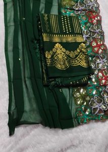 Elegant 🌷🌷 new Geogette Golden Foil Work Saree