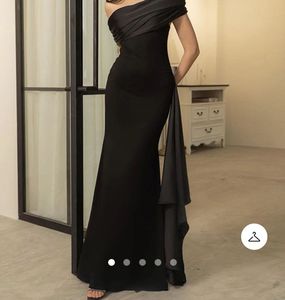 Available In Black And Red Colour