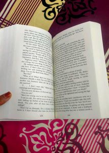 A Thousand Splendid Suns by Khaled Hosseini