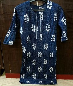 Blue & White Leaf Print Kurti