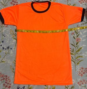NEW Tshirt (Size S)