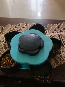 Rotating Snack Box
