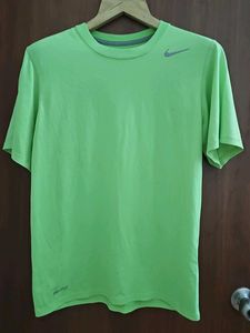 Nike Green T-Shirt Dri-fit