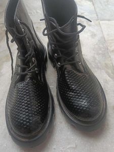 Black Stylish Boots