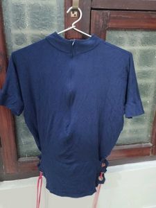 Blue body fitted top