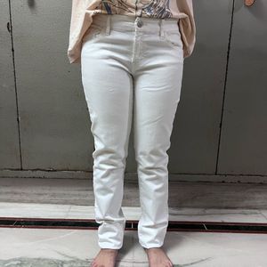 Guess white vintage jeans 💸