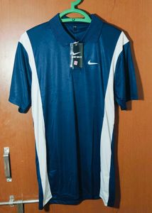 Nike T-shirt