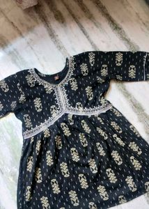 Set of 2 Embroidered Kurtis - Size 32