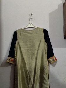 Floral Embroidered Kurta Set