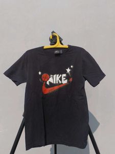 Nike Graphic T-Shirt