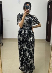 Dorothy Perkins Floral Black&White Pleated MAXI