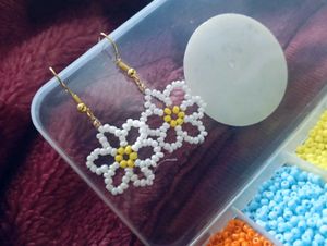 Daisy Beaded Earrings