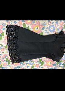 TRENDING BLACK LACE BODY FITTING DRESS