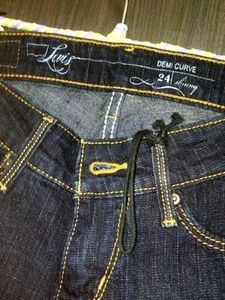 Levi's Demi Curve