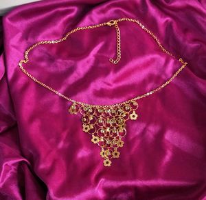 Gold Dangling Jewellery Set