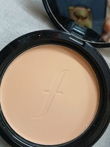 Faces Canada Stay matte Compact