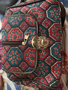 Floral Print Barrel Bag