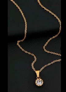 Elegant Gold Pendant Necklace