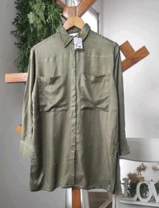 H&M Satin Button-Down Shirt 💚