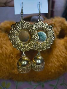 4 Earrings